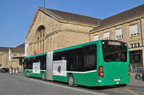 Mercedes Citaro 7001, auf der Linie 30, wartet an der Endhaltestelle am Badischen Bahnhof. Die Aufnahme stammt vom 06.12.2016.