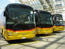 2 MAN und 1 Neoplan waren am 7.7.13 auf dem Postdeck Chur parkiert.