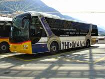 Lion's Regio mit Werbung für Thomann Nutzfahrzeuge AG am 22.6.13 auf dem Postdeck Chur.