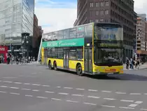 Ein MAN Lion's City DD auf der Linie M85 der BVG am S+U Potsdamer Platz.