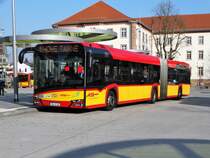 HSB Solaris Urbino 18 Wagen 81 am 15.02.17 in Hanau Freiheitsplatz