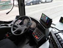 VGF/ICB Solaris Urbino 12 Wagen 212 Fahrerplatz am 18.02.17 in Frankfurt am Main