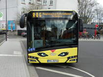 Regionalverkehrsdienst Gründe Solaris Urbino 12 mit Augen am 27.02.17 in Gelnhausen Bahnhof