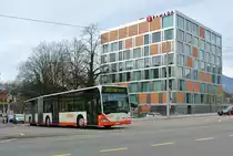 Fasnacht 2017 Solothurn; Der umgeleitete Citaro I G Nr. 30 auf der Linie 4 beim Bahnhof Solothurn. Die Citaro I G 30-32 geh�ren zu den drei �ltesten Citaros in Solothurn und sind nur noch Reserve, 26.02.2017.

