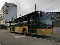 Citaro Facelift  von PostAuto Richtung Mühleberg, am 2.3.17 bei Brünnen westside.