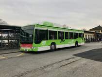 Citaro Facelift Nr. 25 mit Erdgas Vollwerbung am 3.3.17 beim Bhf Grenchen Süd.