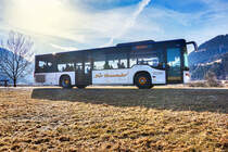 Ein Setra S 415 NF von Siebler Reisen, aufgenommen am 2.3.2017, nahe der Endhaltestelle Gerlamoos.
Unterwegs war der Bus auf der Kfl. 5021 als Kurs 11 (Oberdrauburg Bahnhof - Gerlamoos).
Von hier aus ging es wieder zurück als Kurs 29 nach Oberdrauburg Bahnhof.