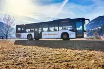 Ein Setra S 415 NF von Siebler Reisen, aufgenommen am 2.3.2017, nahe der Endhaltestelle Gerlamoos.
Unterwegs war der Bus auf der Kfl. 5021 als Kurs 11 (Oberdrauburg Bahnhof - Gerlamoos).
Von hier aus ging es wieder zurück als Kurs 29 nach Oberdrauburg Bahnhof.