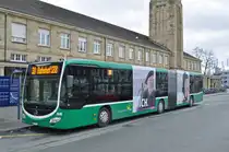 Mercedes Citaro 7015, auf der Linie 30, wartet an der Endstation beim Badischen Bahnhof. Die Aufnahme stammt vom 09.03.2017.