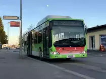 Citaro Nr. 25 mit Erdgas Werbung der am Bhf Süd am 10.3.17 auf seine Abfahrt wartet.
