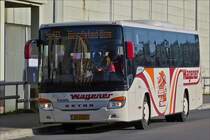 WV 2029, Setra 415 UL, von Voyages Wagener aus Mertzig, gesehen an der Haltestelle am Bahnhof in Ettelbrck.  11.03.2017