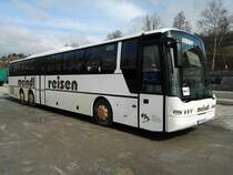 Dreiachsiger Neoplan von meindl Reisen aus Haibach. Gesehen in.Viechtach 24.03.2017