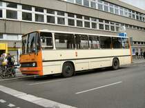 IKARUS-Stadtbus am 7.9.2008 in der Mllerstrasse. Sonderverkehr zur Bornholmer Strasse am Tag der offenen Tr der BVG