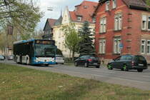 Am 12.04.2017 habe ich zwischen den Haltestellen 'Bahnhof Sontheim' und 'Ackermann' Wagen 78 erlegt. Der Citaro C2 LE 3 Türer ist auf das Amtlichen Kennzeichen 'HN-VB 6078' zugelassen.
Als Linie 42 ist er auf dem Weg zu Endhaltestelle 'Sontheim Ost, Güldensteinstr.'