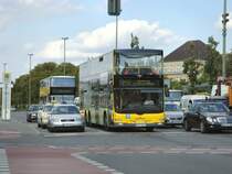 Doppeldeckerbusse im Betrieb am Bahnhof Spandau, 9.9.2008