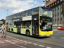 Doppeldeckerbus mit Werbung Morgenpost am Bhf. Spandau, 9.9.2008