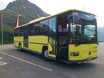 Landbus Montafon des Vorarlberger Verkehrsverbundes, Bus BZ-MBS66, Linie 85, Haltestelle Bielerhöhe Silvretta Stausee. Die Bielerhöhe wird nur in den Sommermonaten bedient. 