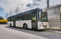 Seit diesem Jahr haben die MAN-Busse vom DB-Frankenbus im Raum Coburg ausgedient. Die komplette Flotte wurde hier auf nagelneue IVECO Crossway umgestellt.
Hier steht einer davon bei der Haltestelle Coburg Bahnhof /ZOB.
Aufgenommen am 10.4.2017.