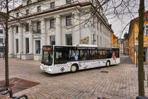 Ein MAN Lion´s City (Nr. 142) der SÜC fährt am 12.4.2017 kurz vor der Haltestelle Theaterplatz vorüber.
Unterwegs war der Bus auf der Linie 6 (Theaterplatz - Neue Heimat - Theaterplatz - Falkenegg - Theaterplatz).