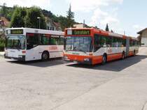 BSU MB 405NF Nr.57 weiss+ Nr.56 (Aufbau von Carrosserie Hess Bellach)
am 18.08.07 am Bahnhof in Bren an der Aare, auf Sonderfahrt