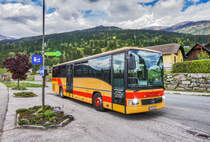 Nachdem gestern ein Kleintransporter der dpd einige Scheiben und die halbe hintere Tür beim Setra S 415 NF erledigt hat, fährt für Siebler-Reisen momentan dieser,  von Autoreisen Edelweiß ausgeliehene Mercedes-Benz Integro.
Hier zu sehen ist der Bus bei einem Halt an der Haltestelle Berg im Drautal Bahnhof.
Unterwegs war der Bus auf der Kfl. 5021 als Kurs 11 (Oberdrauburg Bahnhof - Gerlamoos).
Aufgenommen am 11.5.2017.