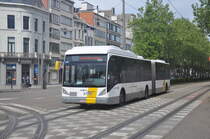 Van Hool AG300 von De Lijn Antwerpen auf Linie 500 nach Mechelen, aufgenommen 13.05.2017 am Amerikalei