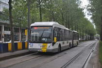 Van Hool AG300 von De Lijn auf Linie 500 nach Antwerpen, aufgenommen 13.05.2017 am Haltestelle Stadspark