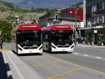 Ortsbus Sion / Postauto - Volvo 7900 Hybrid Nr.76 und 77 unterwegs in Sion am 09.05.2017
