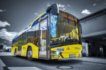 Ein New SOLARIS Urbino 10,5 von POSTBUS bei der Haltestelle Lienz Bahnhof.
Aufgenommen am 10.5.2017.
Unterwegs war der Bus auf der Linie 6 (Lienz Michaelsplatz - Gaimberg - Lienz Bahnhof).