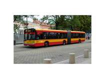 Solaris Urbino 18 der Linie 195, 20.08.2008, ul.Krakowskie Przedmieście Warszawa (Krakowskie Przedmieście Strasse Warschau)