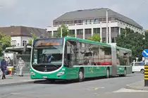 Mercedes Citaro 7019, auf der Linie 38, bedient die Haltestelle Wettsteinplatz. Die Aufnahme stammt vom 01.06.2017.