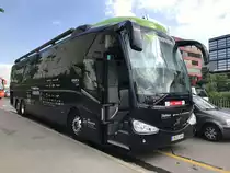 Irizar als Teamcar vom Tour de Suisse Team Moviestar, am 12.6.17 im Zielgelände von Bern.