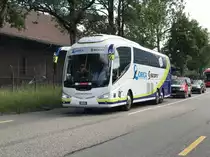 Tour de Suisse Teamcar vom Team Orica / Scott am 12.6.17 bei der Wegfahrt vom Zielgelände in Bern.