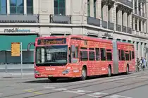 Mercedes Citaro 7050, mit der easy Jet Werbung, fährt Experss Richtung Flughafen. Die Aufnahme stammt vom 13.06.2017.