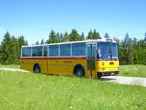 Ex PTT / Postauto - Oldtimer Extrafahrt mit dem Saurer RH 580-25 BE 93915 im Neuenburger Jura unterwegs kurz vor La Brévine am 11.056.2017 am 11.06.2017