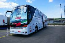 UAE Team Emirates Teamcar vor dem Tour de Suisse Rennen am 17.6.17 in Schaffhausen.