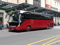 Reisebus - Iveco Irisbus Magelys vor dem SBB Bahnhof in Genf am 03.06.2017