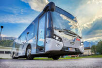 Ein VDL Citea der OGV steht am Abend des 19.5.2017, bei der Lagerhaus-Tankstelle in Greifenburg.