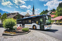 Ein SETRA S 415 NF von Siebler Reisen, aufgenommen am 22.6.2017, nahe der Haltestelle Berg im Drautal Mehrzweckhaus.
Unterwegs war der Bus auf der Kfl. 5021 als Kurs 11 (Oberdrauburg Bahnhof - Gerlamoos).