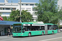 Mercedes Citaro 726, auf der Linie 30, bedient die Haltestelle Steinenschanze. Die Aufnahme stammt vom 22.06.2017.