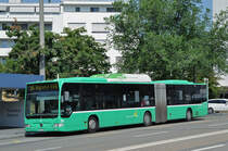 Mercedes Citaro 711, auf der Linie 30, bedient die Haltestelle Steinenschanze. Die Aufnahme stammt vom 22.06.2017.