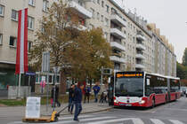 NG265MB 8834 auf der Linie 11A in der Haltestelle Friedrich-Engels-Platz, 27.10.2016
