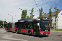NG273T4 8064 auf der Linie 31A kurz nach der Haltestelle Anton-Sattler-Gasse, 23.05.2016