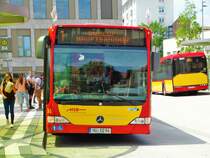 HSB Mercedes Benz Citaro 1 Facelift G Wagen 94 mit Fähnchen zum Brüder Grimm Festspielen am 23.06.17 in Hanau Freiheitsplatz