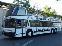 Neoplan Skyliner von Der Tempelhofer aus Deutschland in Berlin am 07.06.2016