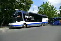 Neoplan N 1122/3 Skyliner CF 95095, 'Midtbus Jylland' aus Dänemark, zu Besuch in Berlin /Hardenbergplatz im Juli 2017.