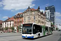 Stadtbus Kaiserslautern: Mercedes-Benz Citaro C2 Gelenkbus der SWK - Stadtwerke Kaiserslautern GmbH, aufgenommen im Mai 2017 am Hauptbahnhof in Kaiserslautern.