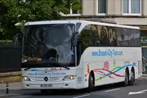 . Mercedes Benz Tourismo aus belgien ist am 14.07.2017 in der Stadt Luxemburg unterwegs.