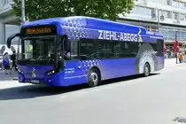 Neuer E-Bus im Testbetrieb bei der BVG, ein VDL Citea SLF 120 Electric Vorführfahrzeug von Ziehl-Abegg auf der BVG Linie 204 (Zoologischer Garten - Bahnhof Südkreuz), hier am Hardenbergplatz in Berlin am 18.07.2017