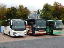 Mercedes Sundancer von BoyTours aus Deutschland und Van Hool TX16 von Dalstra Reizen aus den Niederlanden und Setra 415 H von Gorzelniaski aus Deutschland im Stadthafen Sassnitz am 22.10.2016 